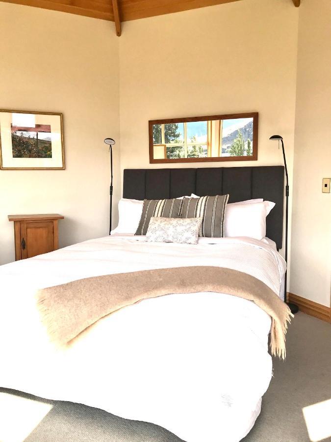 The Turret Boutique Accommodation كوينستاون المظهر الخارجي الصورة